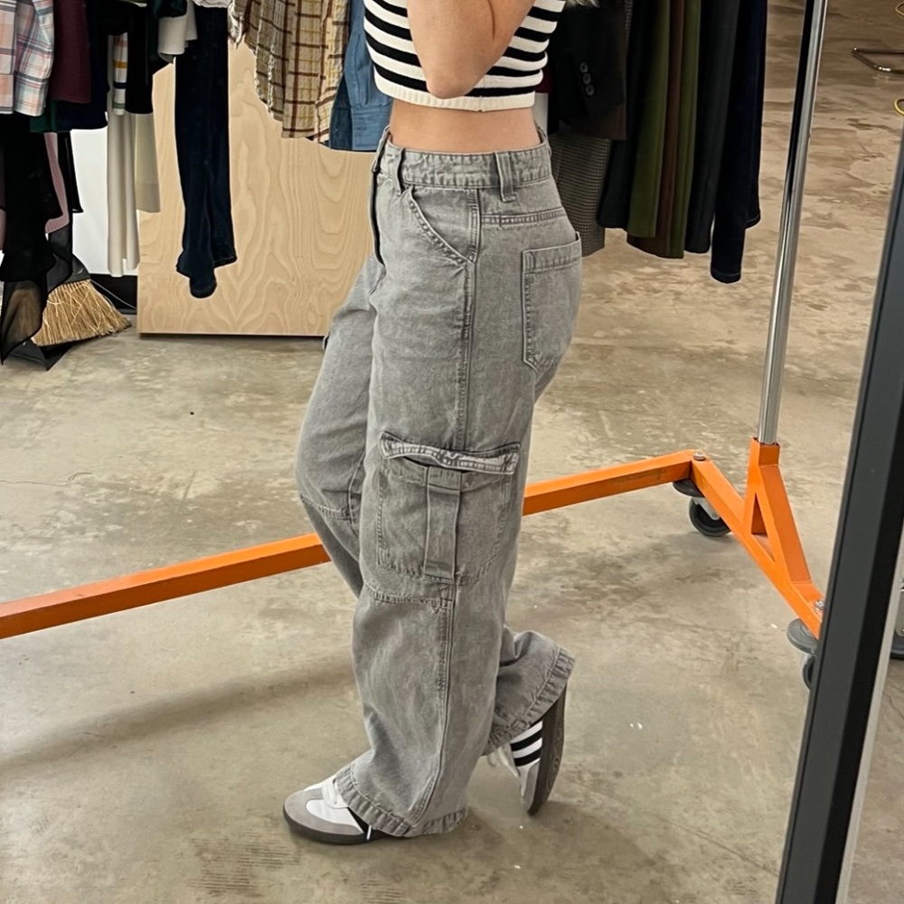 Grey/Black H&M Cargo Pants Size 4